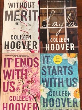 Set of 4 Colleen Hoover paperback books 📖🌸